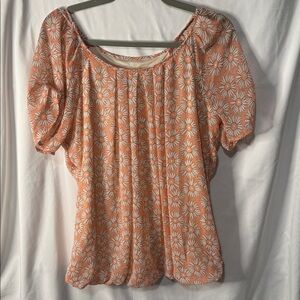 Dressbarn Peach and White Daisy Pleated Bubble Hem Floral Top